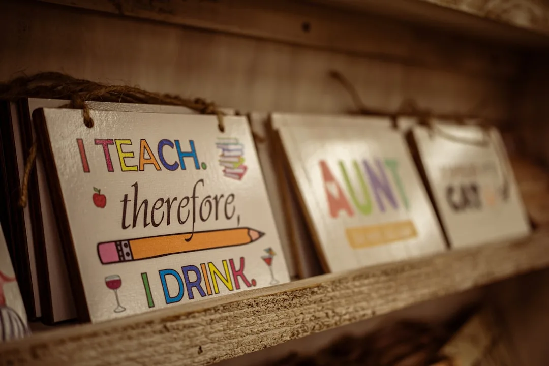 Parents considering a contribution to a class teacher gift collection at the end of the school year