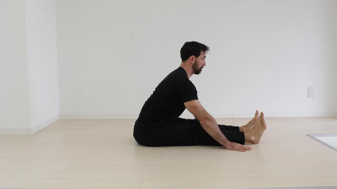 5 Simple Stretches to Loosen Tight Hip Flexors from Sitting All Day