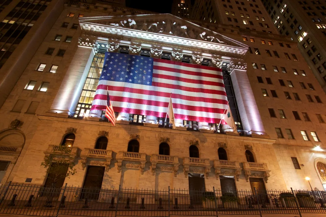 News photo illustrating: US Stocks Near Record as Oil Prices Continue to Climb